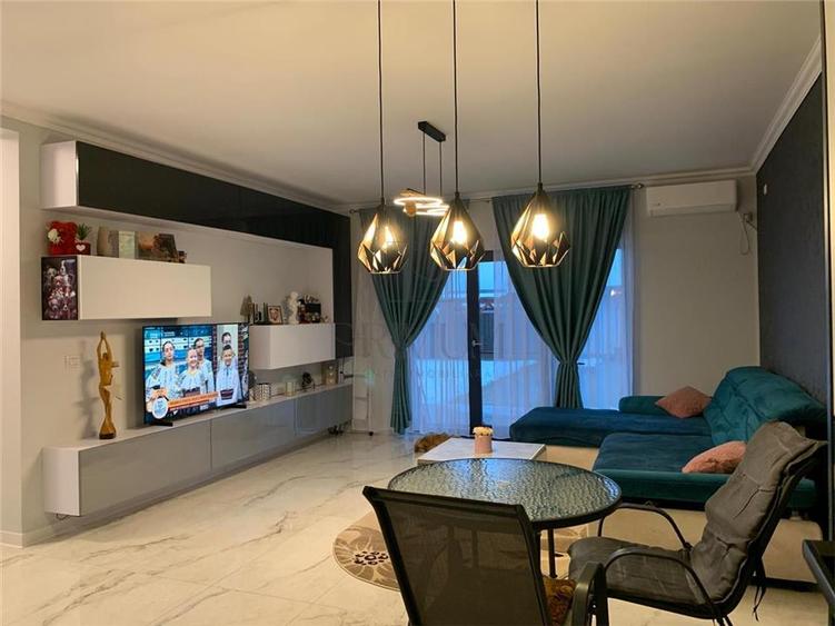 Duplex mobilat utilat - teren generos - foisor