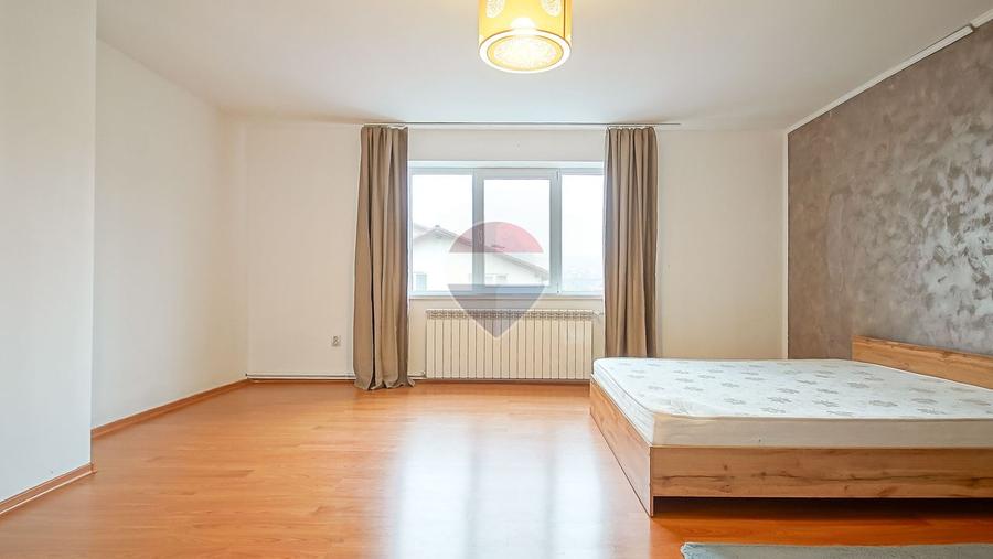 COMISION 0% | Apartament 4 camere + Curte | Zona Tractorul