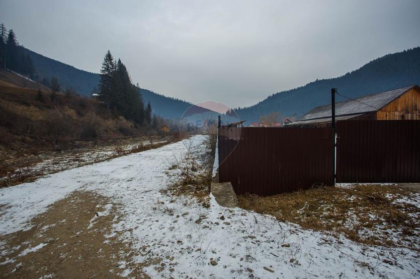 De vanzare| Hala industriala + teren, post trafo propriu, Borca, Neamt