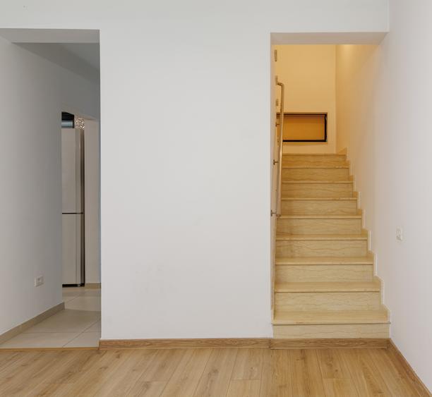 Casa 4 cam, 3 bai Ghencea Str Dantelei, 10 min Metrou Raul Doamnei