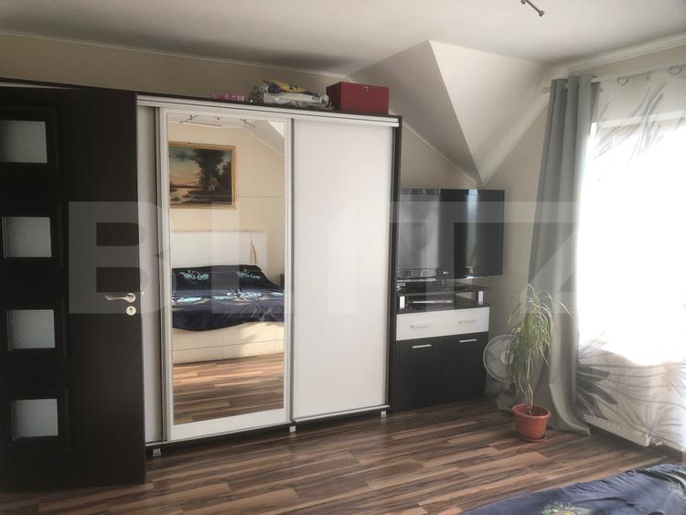 De vanzare casa 4 camere , 9 ari teren , intrare în Paulesti