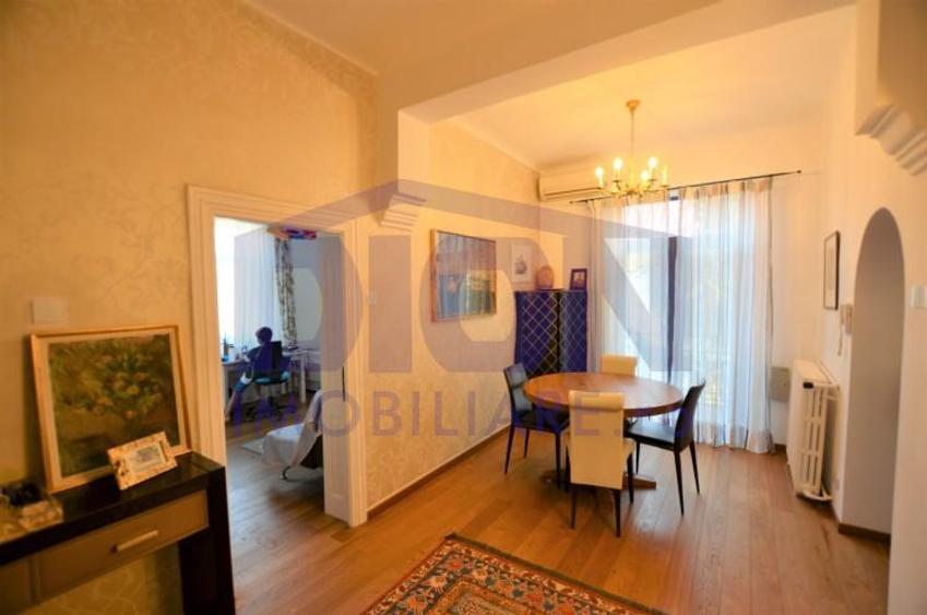 VILA COCHETA CU TERASA SI GARAJ