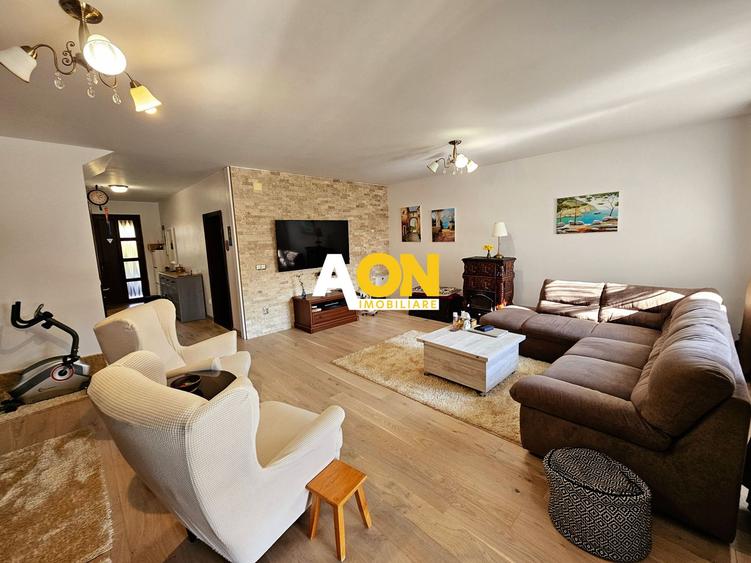 1/2 Duplex, 4 camere, 342 mp teren, strada asfaltata, Cetate