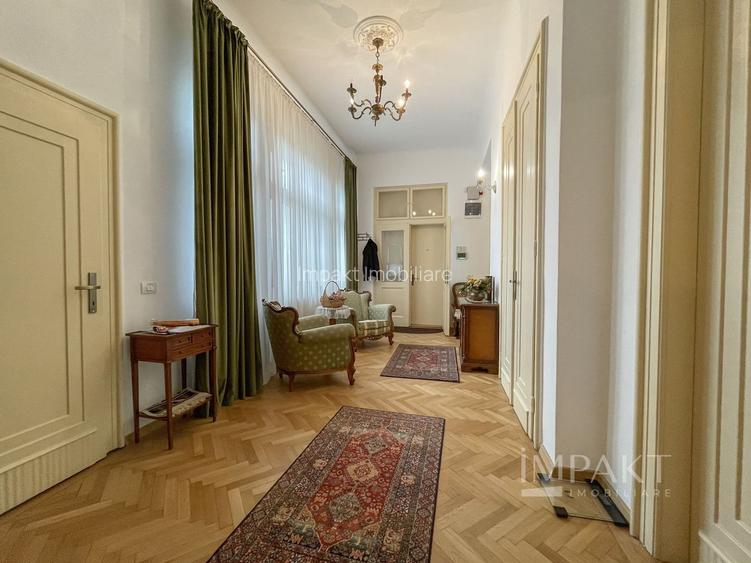 Apartament deosebit cu 3 camere, curte si parcare, aproape de Centru - 11