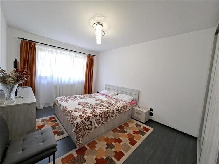 Apartament modern 3 camere balcon 2 locuri parcare zona Brana