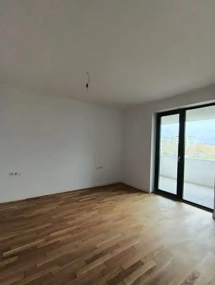 Luminozitate, terasă de 14 mp și 2 camere în Sisești