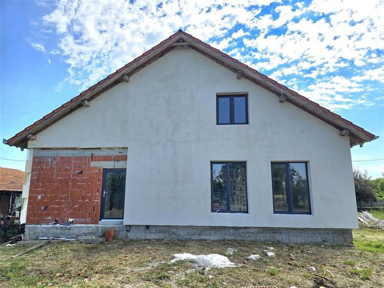 CASA 4 CAMERE | 3 BAI | SAT.CHISTAG | BIHOR
