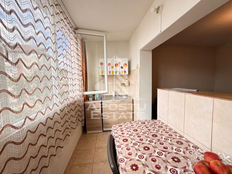 Apartament 2 camere, etajul 2 din 4, zona Dambovita in Timisoara