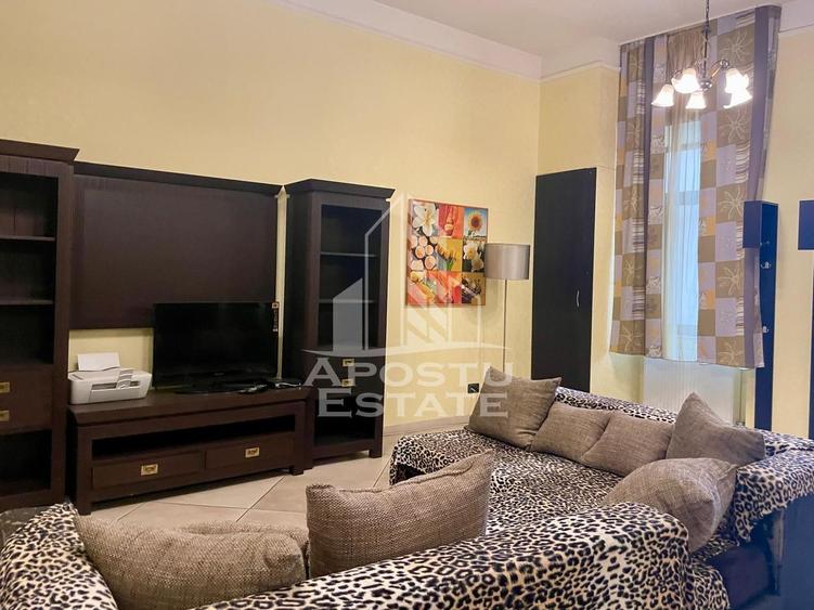 Apartament 3 camere, curte cu acces auto, ULTRACENTRAL