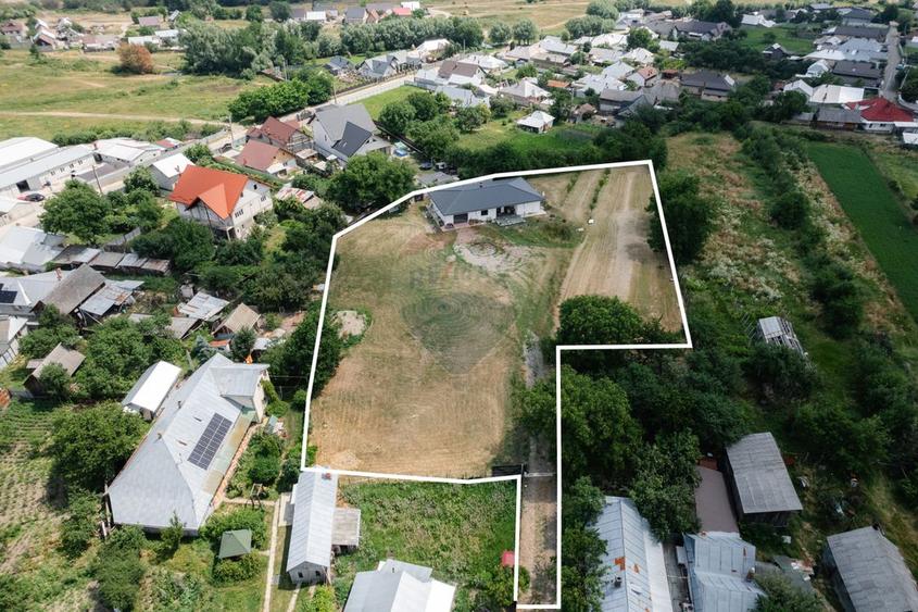 Casă / Vilă cu 5 camere de vânzare