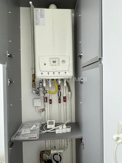 2 camere decomandat, renovat | Etaj 1/4 | Parcare inclusă | Mobilat și utilat