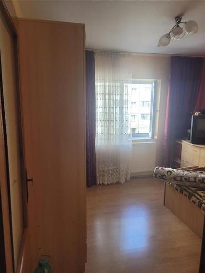 Apartament 3 semidecomandat, zona Orizont