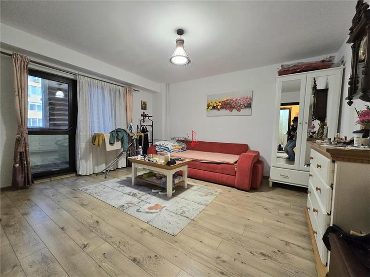 Apartament 3 camere decomandat, etaj 6/8, langa Parcul Tei si Facultatea de Cons