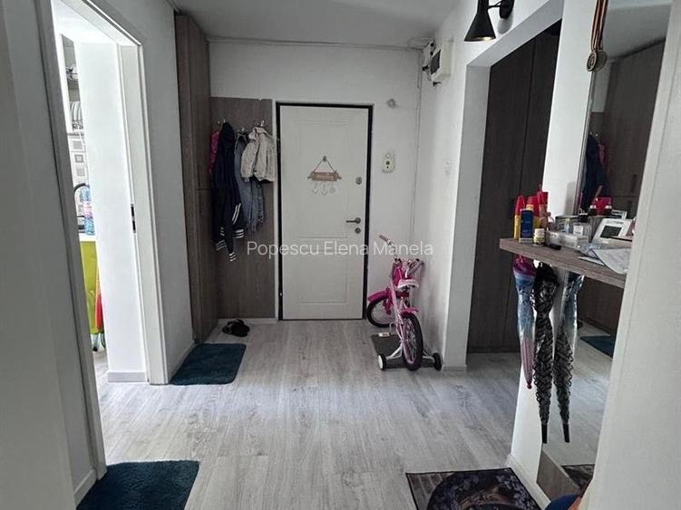 Vand apartament 3 camere, decomandat