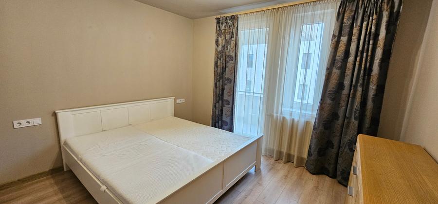 Inchiriez apartament de 3 camere situat central-G-ral Magheru, etaj 1