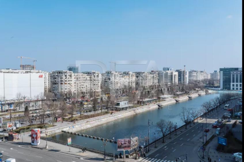 Apartament cu 4 camere cu vedere spre fântânile de la Piața Unirii - 36