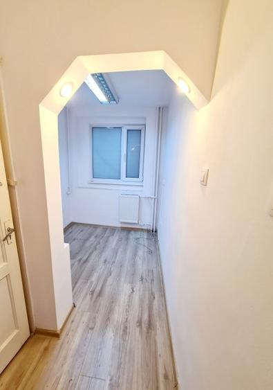 2 camere Bd. Balcescu - Sephora, parter/9, nemobilat bloc 1960