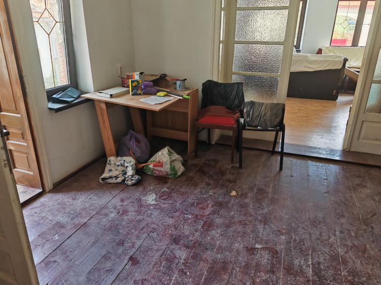 Casa 4 camere libera la vanzare RASNOV - zona Florilor