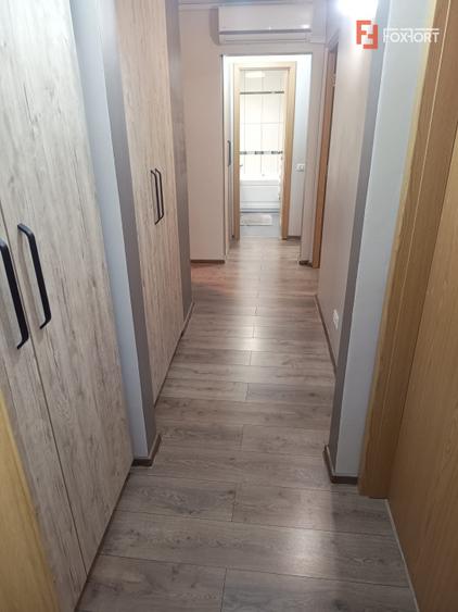 Apartament de vanzare cu 4 camere la etajul 1 in zona Lipovei