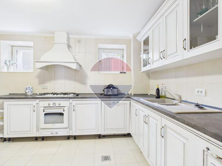 Casa vila pensiune cu 16 camere de vânzare oportunitate afacere