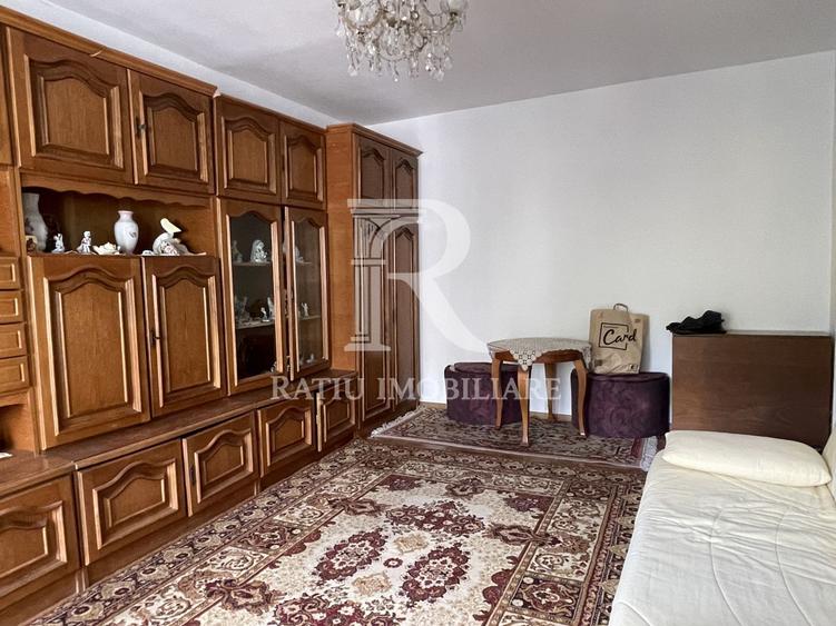 Apartament cu 3 camere | Decomandat | Decebal  | Oradea