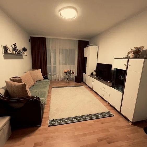 3 Camere Decomandat 80mp Etaj Intermediar bloc 1993 mobilat zona Lunca Cetatuii