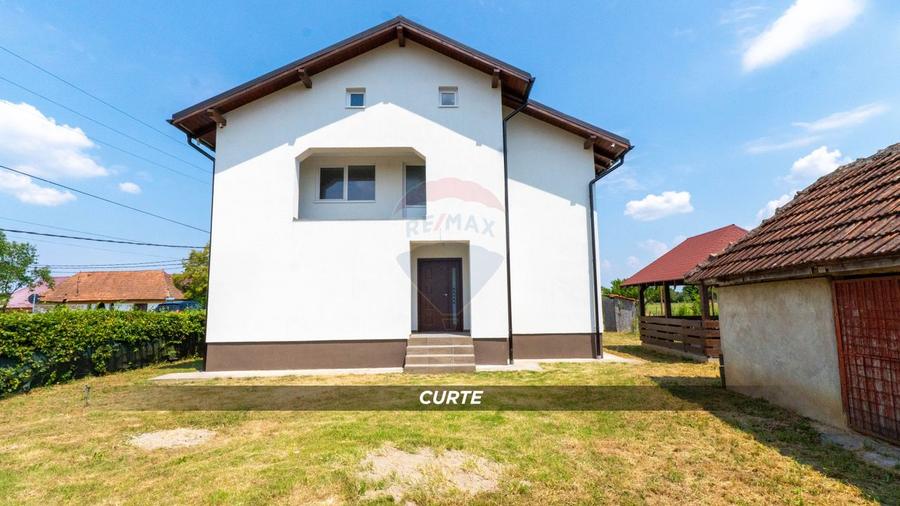 Casă noua de vanzare in Miresu Mare langa centrul de echitatie