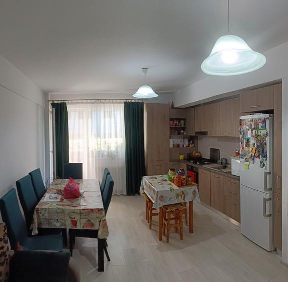 Apartament 2 camere, 55 mp, etajul 1, finisat, balcon, zona Restaurant Regal