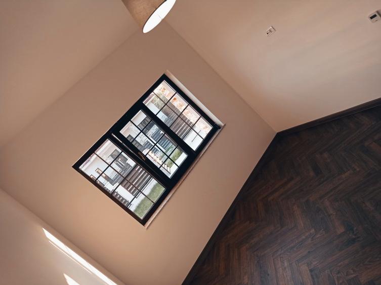 Casa / vila Stefanesti , "La Cheie'' , finisaje + pozitie DEOSEBITA !