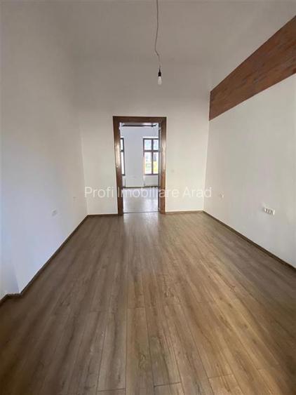 Inchiriez Spatiu  Comercial cu intrare din Bulevard - 8