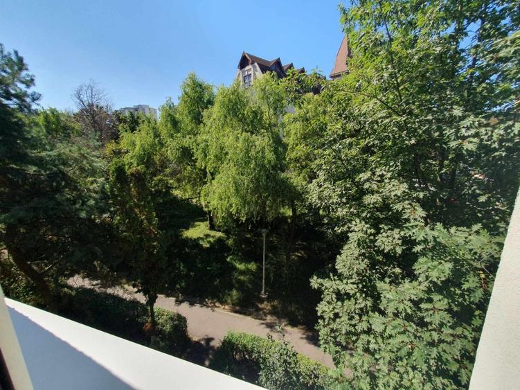 Chirie 2 camere in Apartament 3 camere + living, pentru fete. Manastur, 200 EUR/