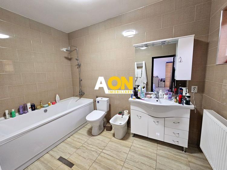 Casă 4 camere, renovată, mobilată, utilată, 410 mp teren, zona Centru