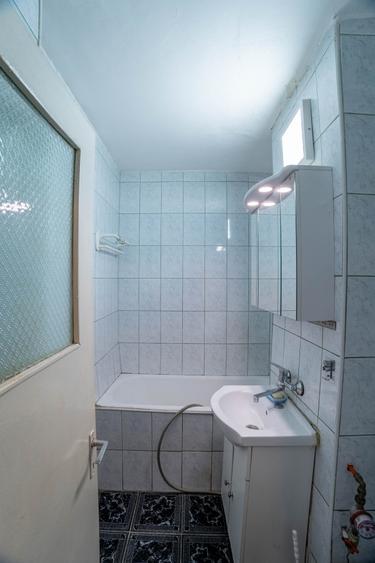 Dristor, LIDL, an 1987, garsoniera la parter, cu balcon