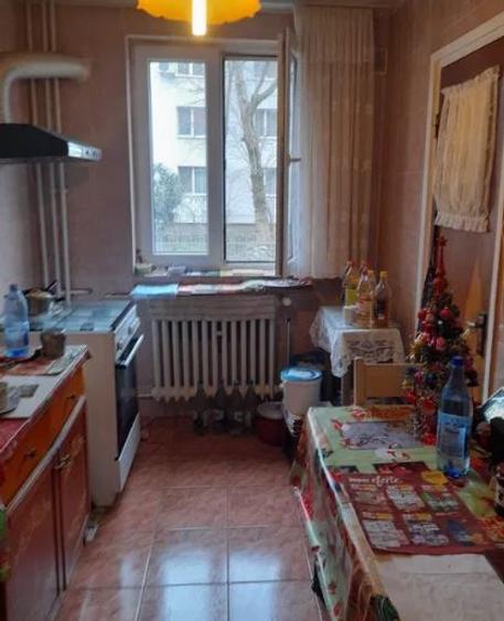 Apartament 3 Camere,Titan,Auchan,bl.reabilitat,parter/4,DECOMANDAT,Liber