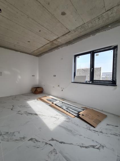 Case Cubiste in Faza de Executie Arhitectura Moderna, Teren Generos, Utilitati