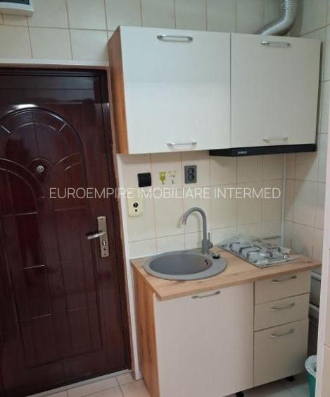 Garsoniera de vanzare Constanta zona Poarta 6 - 7