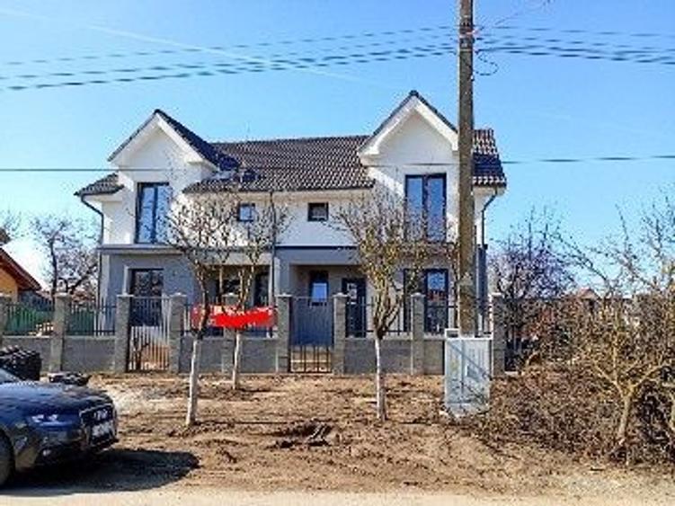 Sanandrei Duplex cu 4 Camere, Drum Asfaltat, Toate Utilitatiile