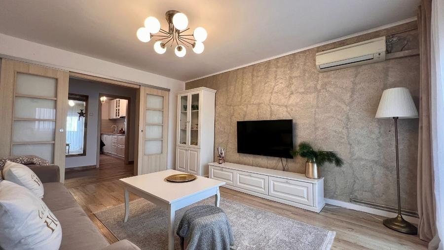 Vând apartament 5 camere
