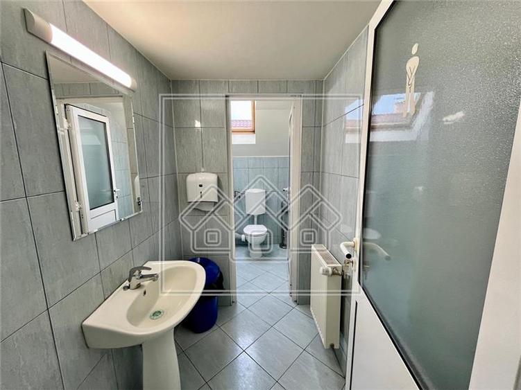 Casa de vanzare individuala -  9 camere - teren 470 mp