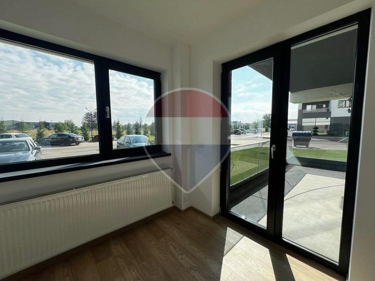 Apartament cu 2 camere de închiriat in bloc nou Valcom Residence III