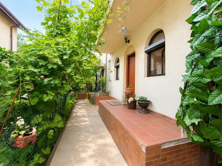 Casa 7 camere Popesti Leordeni