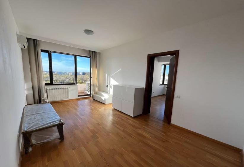 Iancu Nicolae : Apartament spatios cu 2 camere langa padure , view de exceptie !