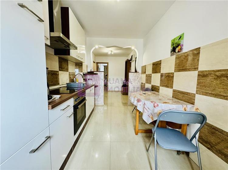 Apartament 3 camere de inchiriat | decomandat | renovat | Strand | - 13