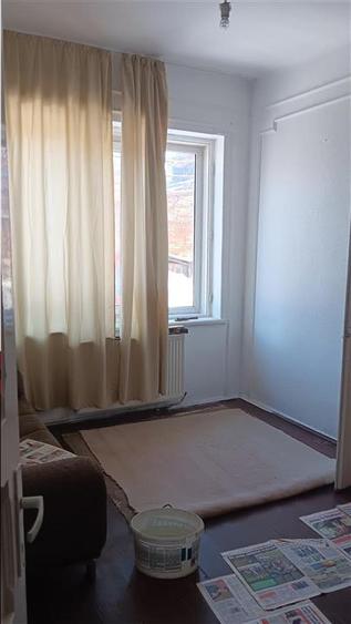 Tatarasi zona Piata Chirila teren 576mp cu casa si anexe (pretabil si privatiza