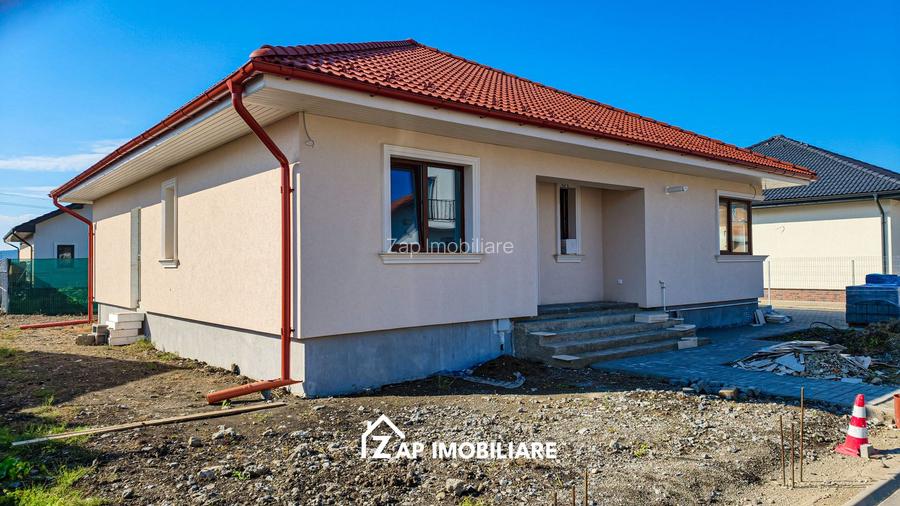 Casă modernă 1 nivel 4 camere  - 500 mp teren - gard inclus - 3