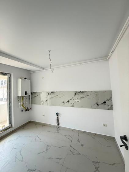 Garsonieră decomandată, compartimentare eficientă, balcon– Etaj 1/6- Comision 0