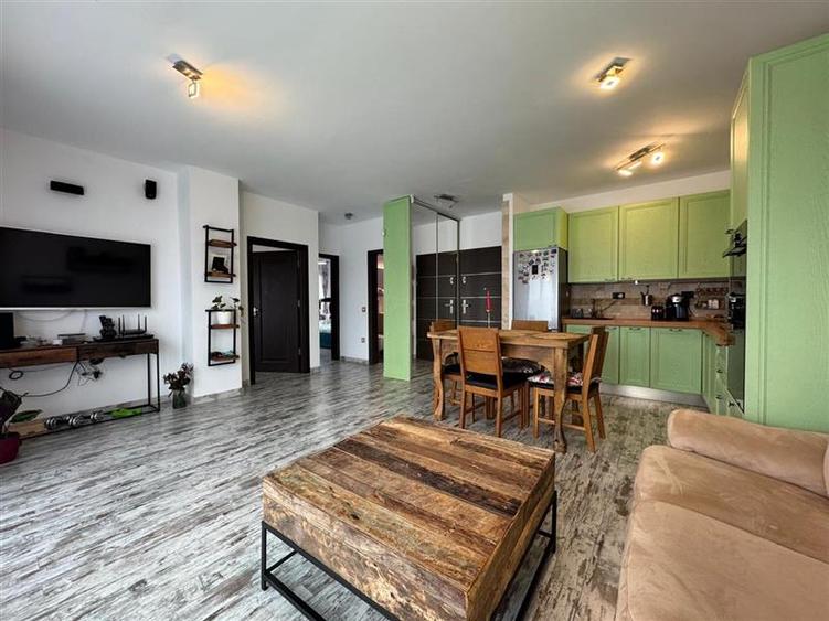 Apartament cu 3 camere,mobilat si utilat ,situat in cartierul Intre Lacuri!
