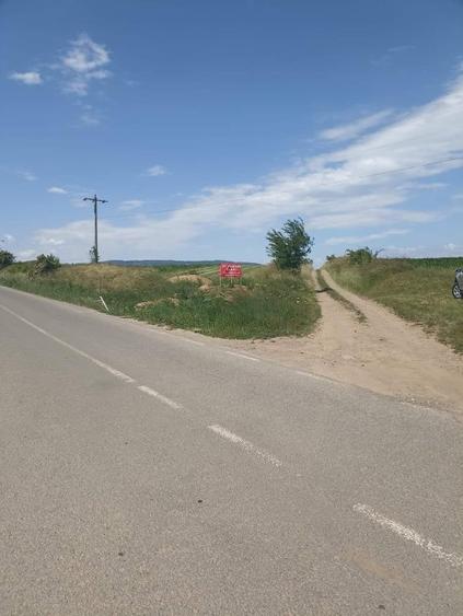 De vanzare teren intravilan la intrarea Arcusului