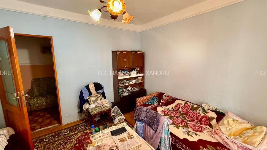 Apartament cu 3 camere decomandat in Alexandru cel Bun