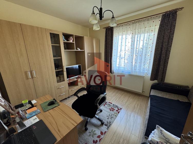 Casa individuala cu garaj . Zona Decathlon